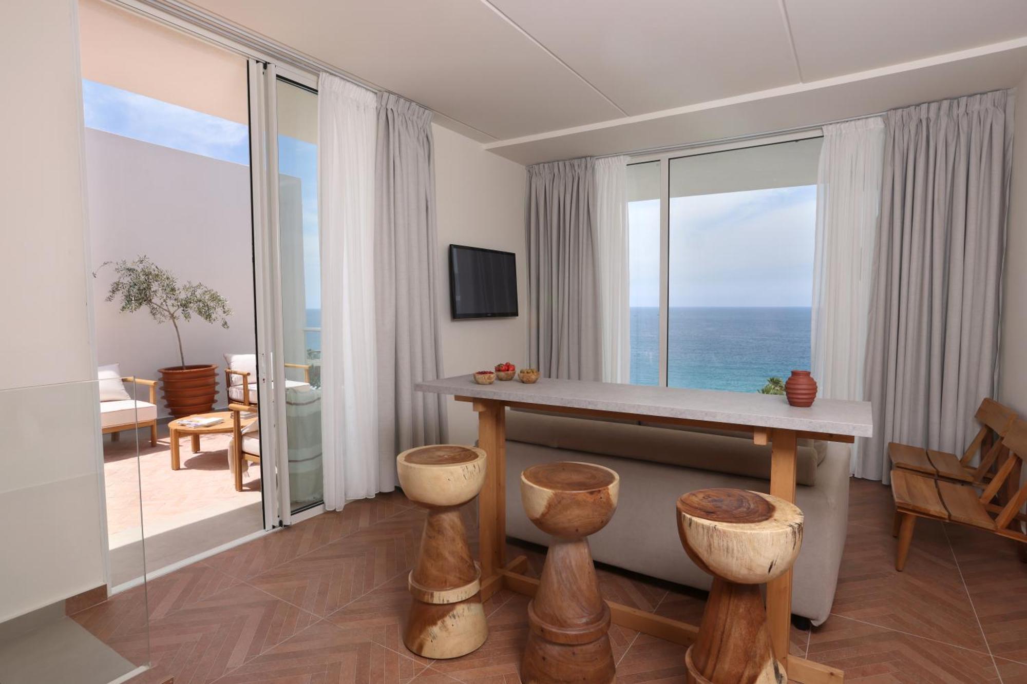 Whitelace Resort 4*